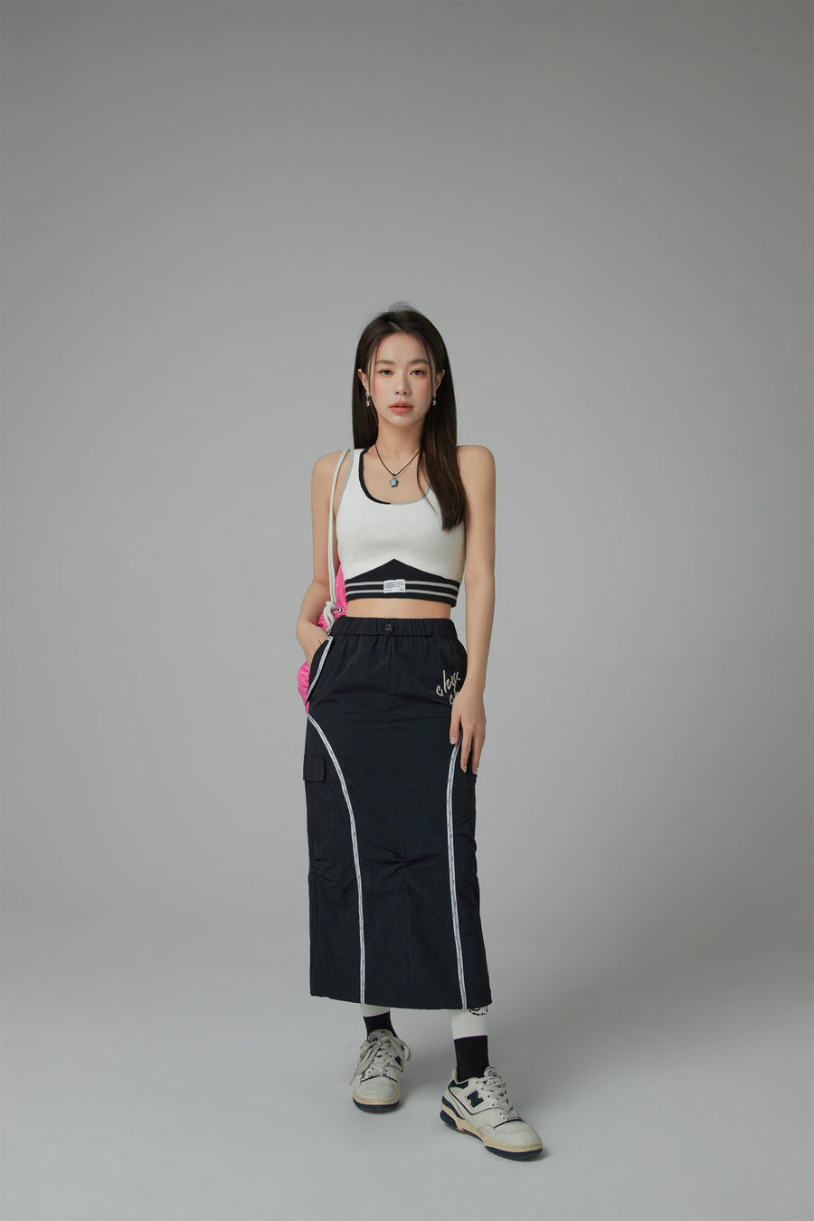 CHUU Color Contrast Sleeveless Crop Top