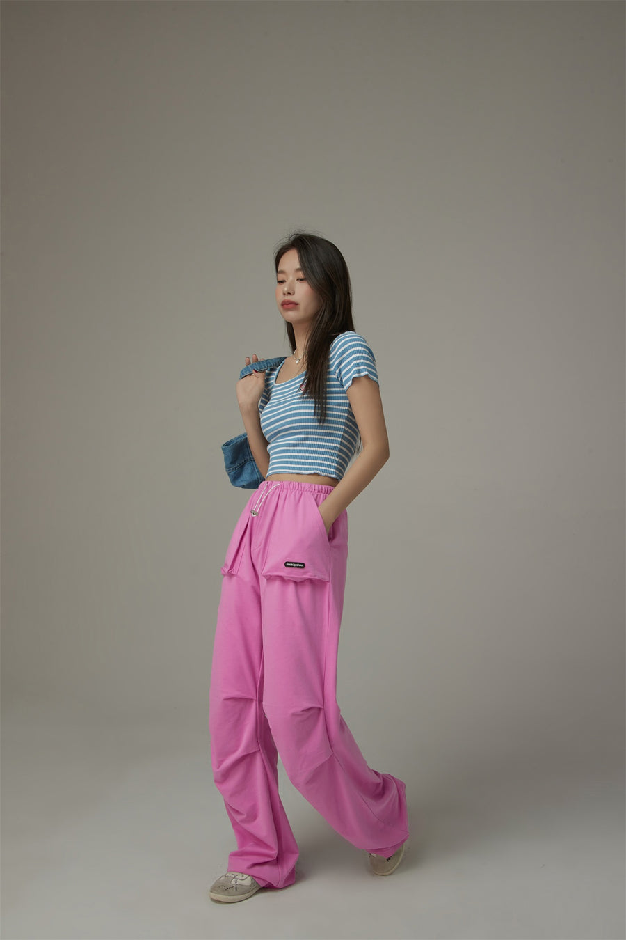 CHUU Banding Wide Training Pants