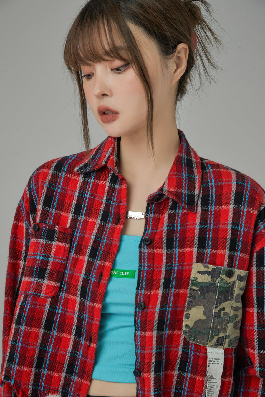 CHUU It Always Matter Plaid Cropped Shirt