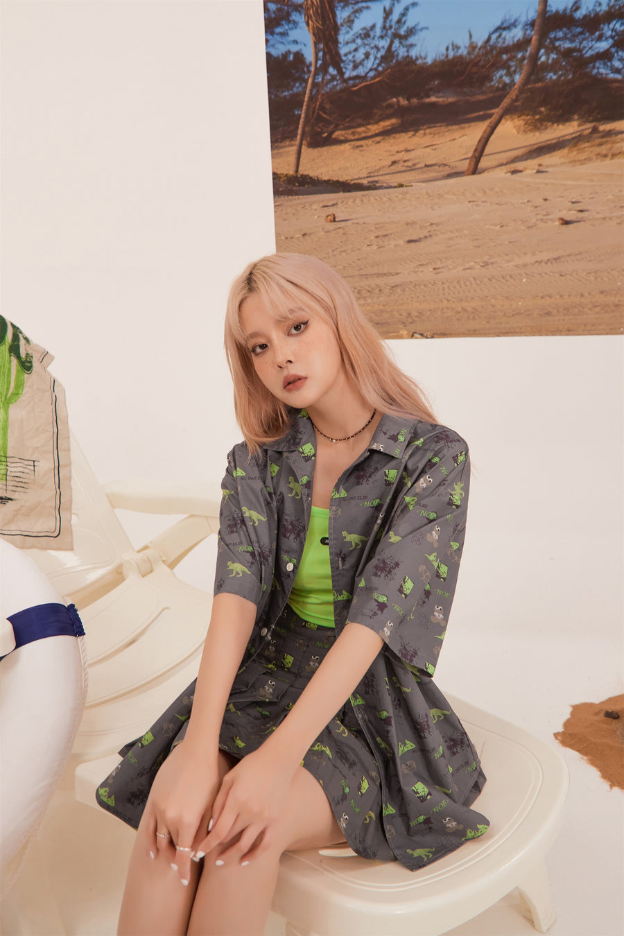 CHUU Confused Frog Print Mini Skirt