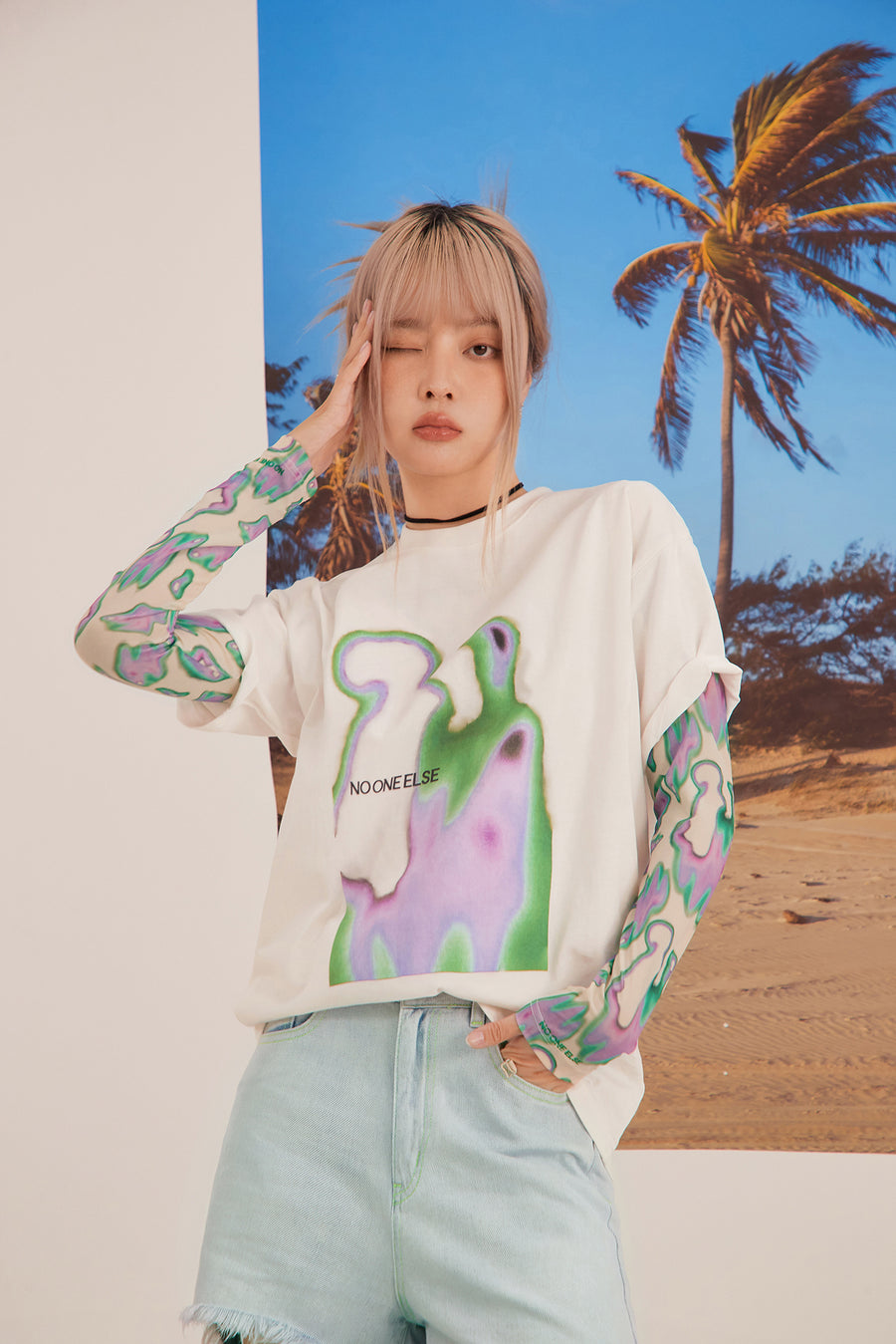 CHUU Outerspace Logo Simple T-Shirt