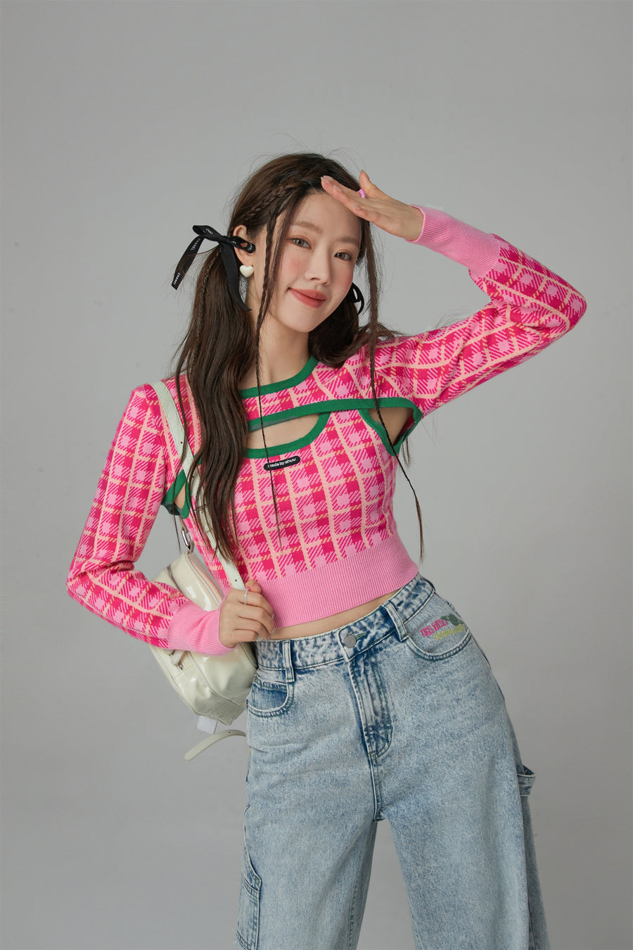 CHUU 2-Layers Chest Cutout Check Knit Sweater