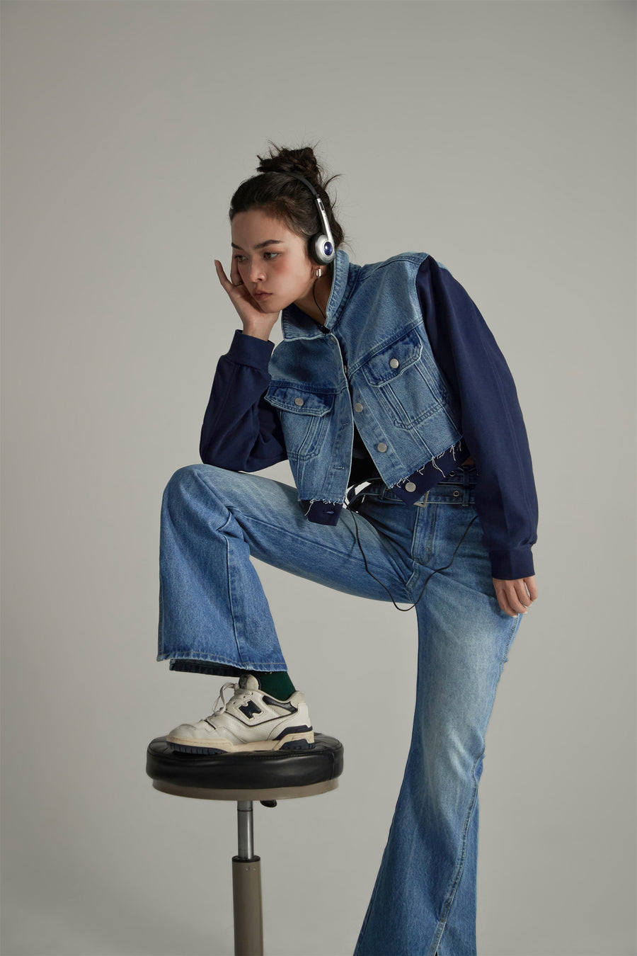 CHUU Double Belted Slit Bootcut Denim Jeans