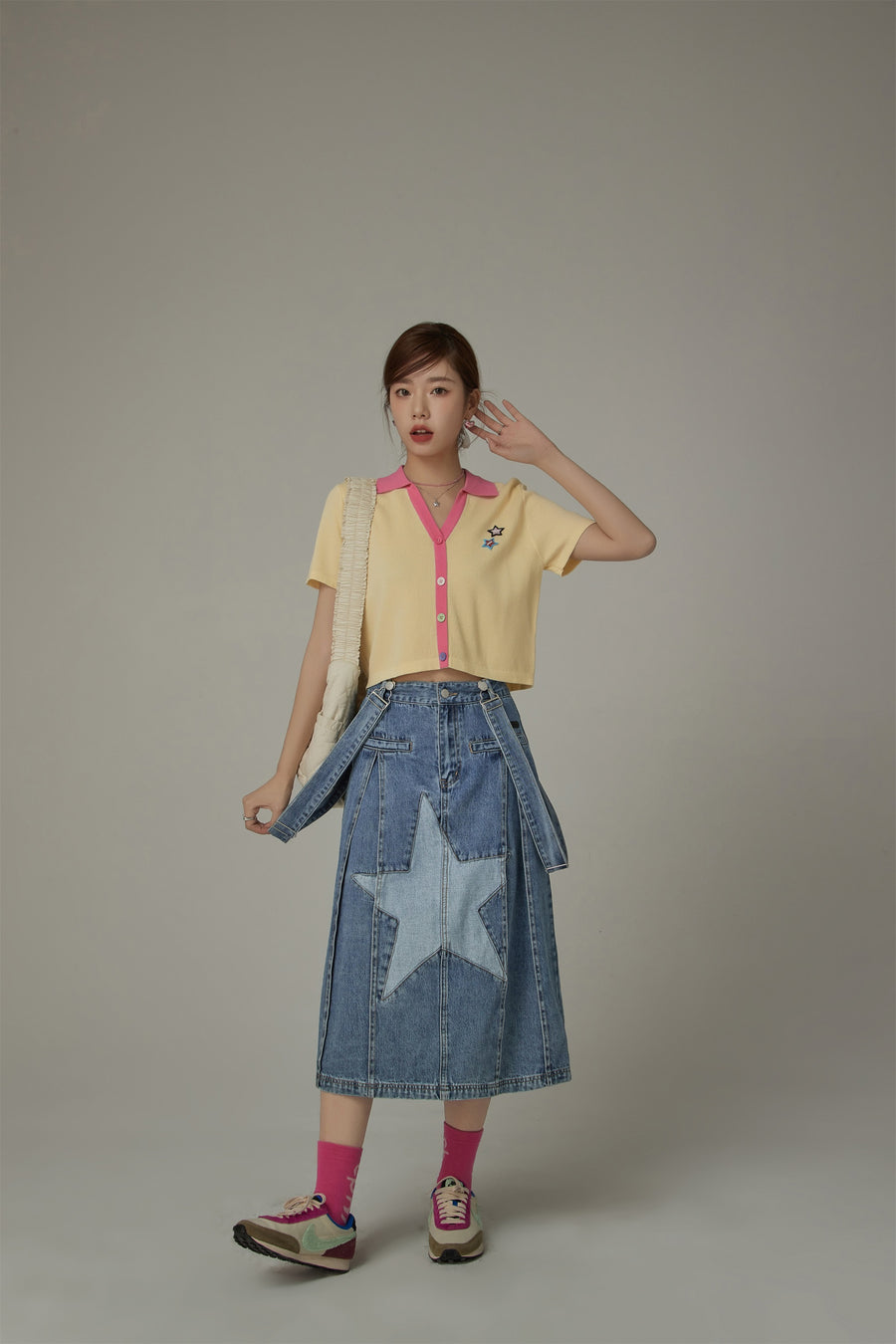 CHUU Star Open Collar Cropped Knit Top