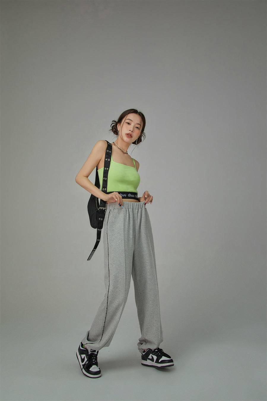 CHUU Simple Side Line Jogger Pants