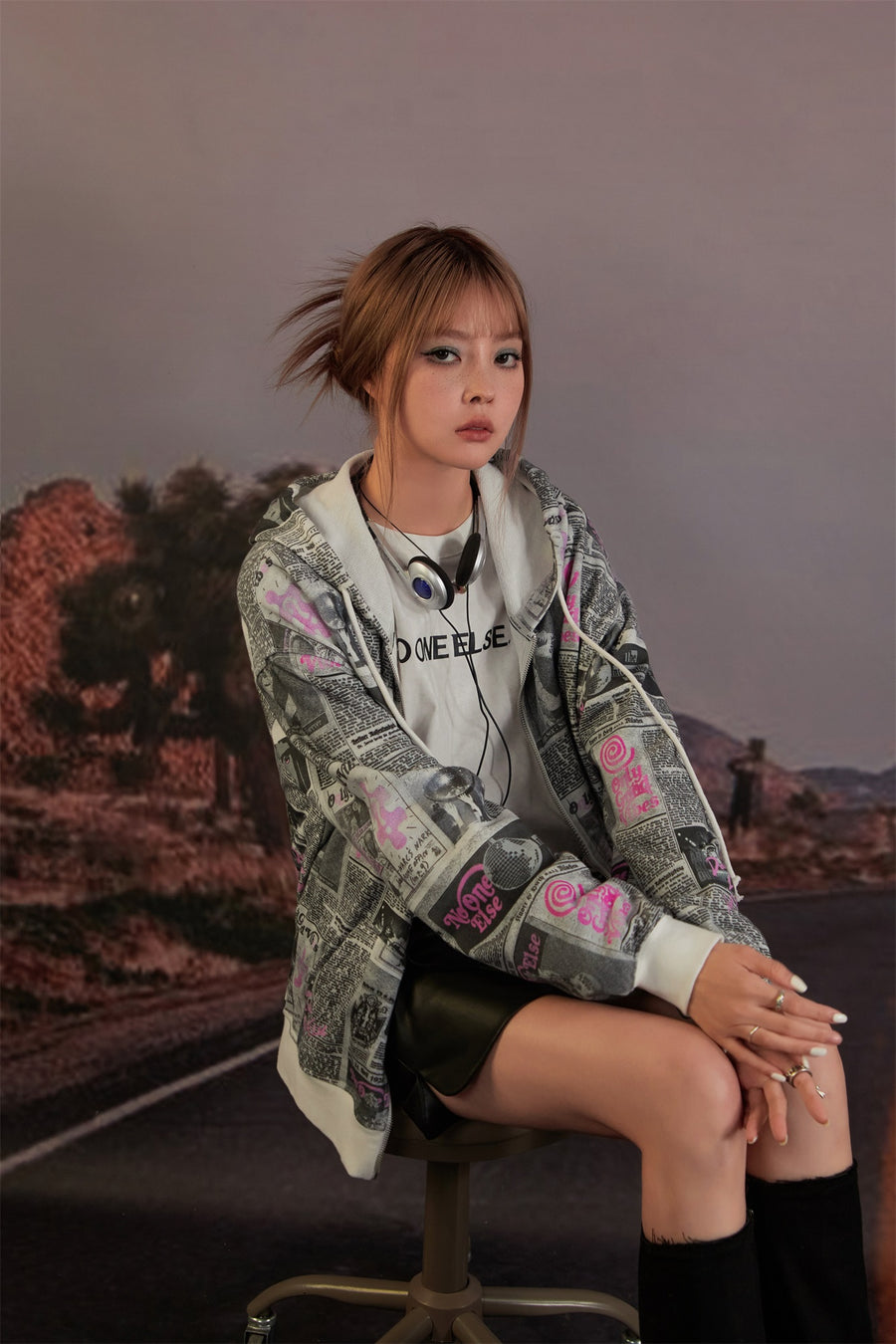 CHUU Vintage Newspaper Hoodie