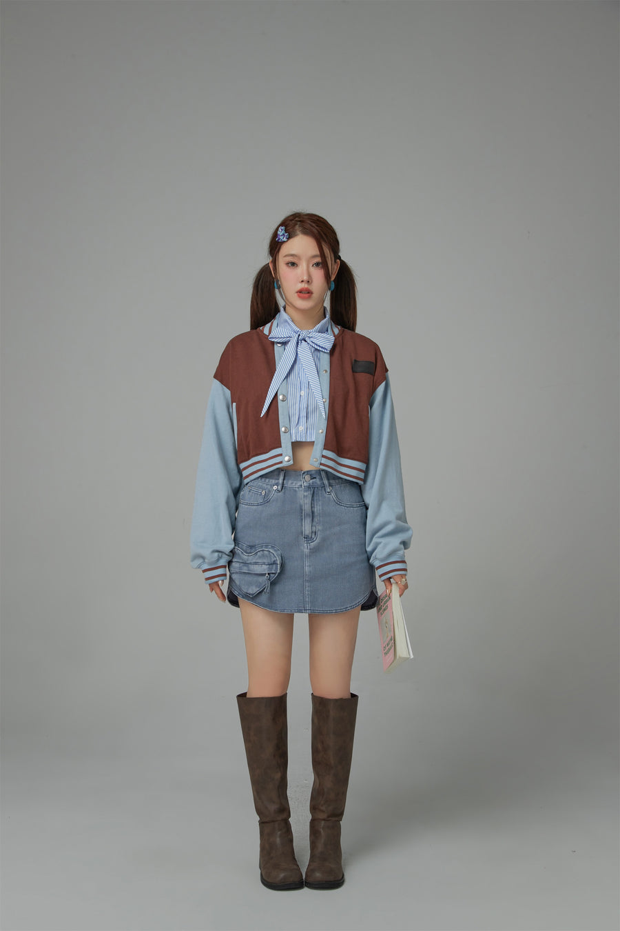 CHUU Heart Denim Pocket Stripe Crop Shirt