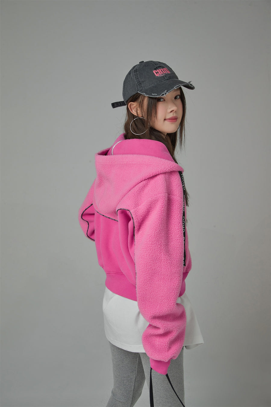 CHUU Miss Sporty Cropped Hoodie