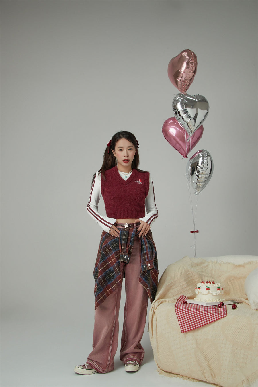 CHUU When I Am With You Embroidered V-Neck Sleeveless Knit Vest