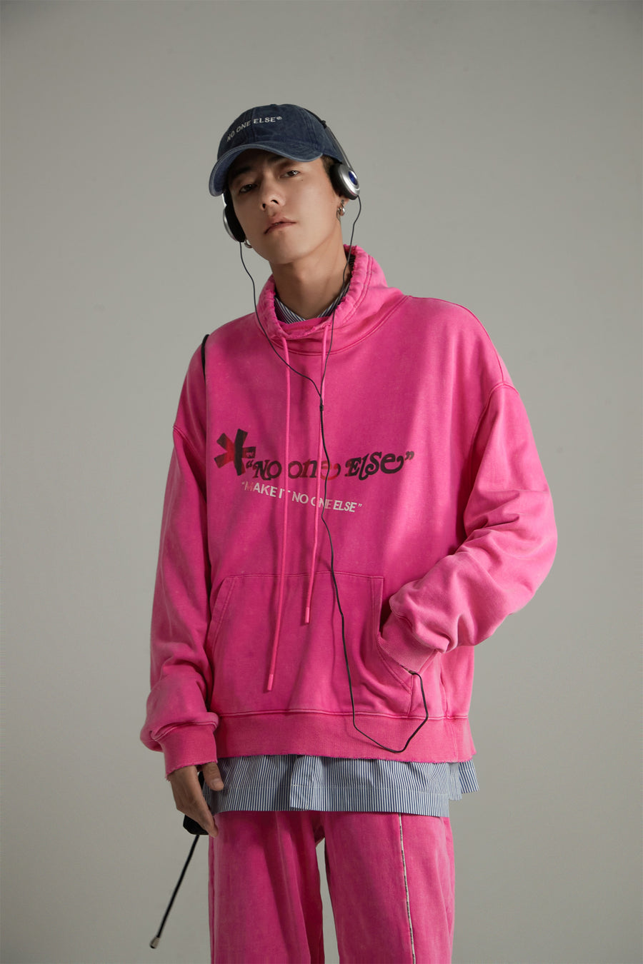 CHUU Star Logo Loose Fit Hoodie