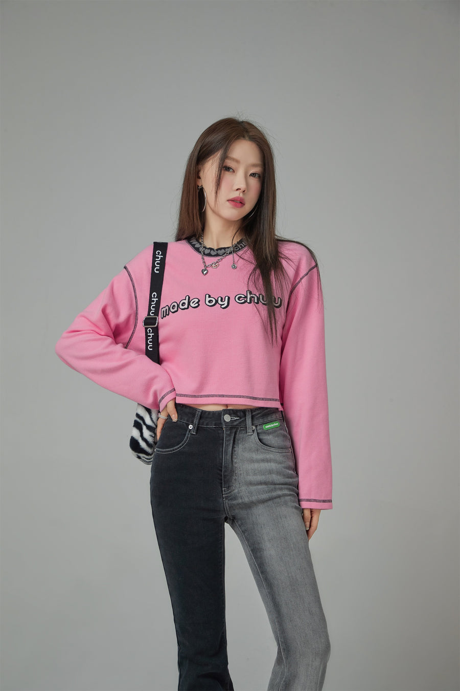 CHUU Fall Into My Arms Long Sleeve T-Shirt