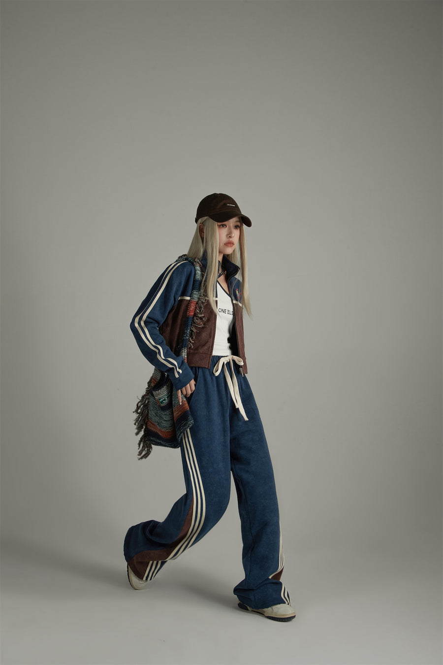 CHUU High Neck Crop Zip-Up