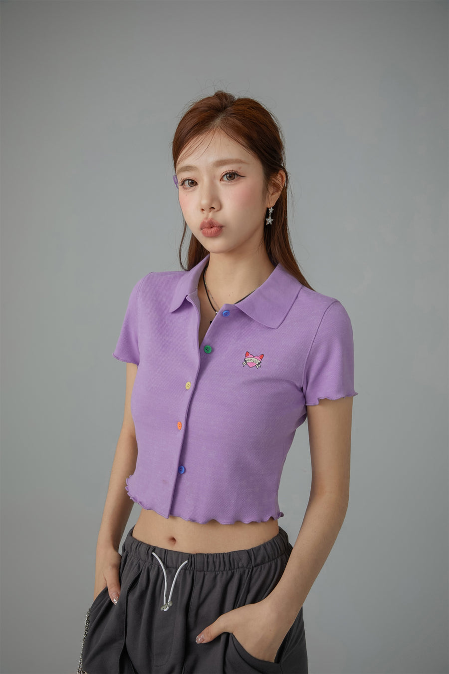 CHUU Rainbow Button Cropped Shirt