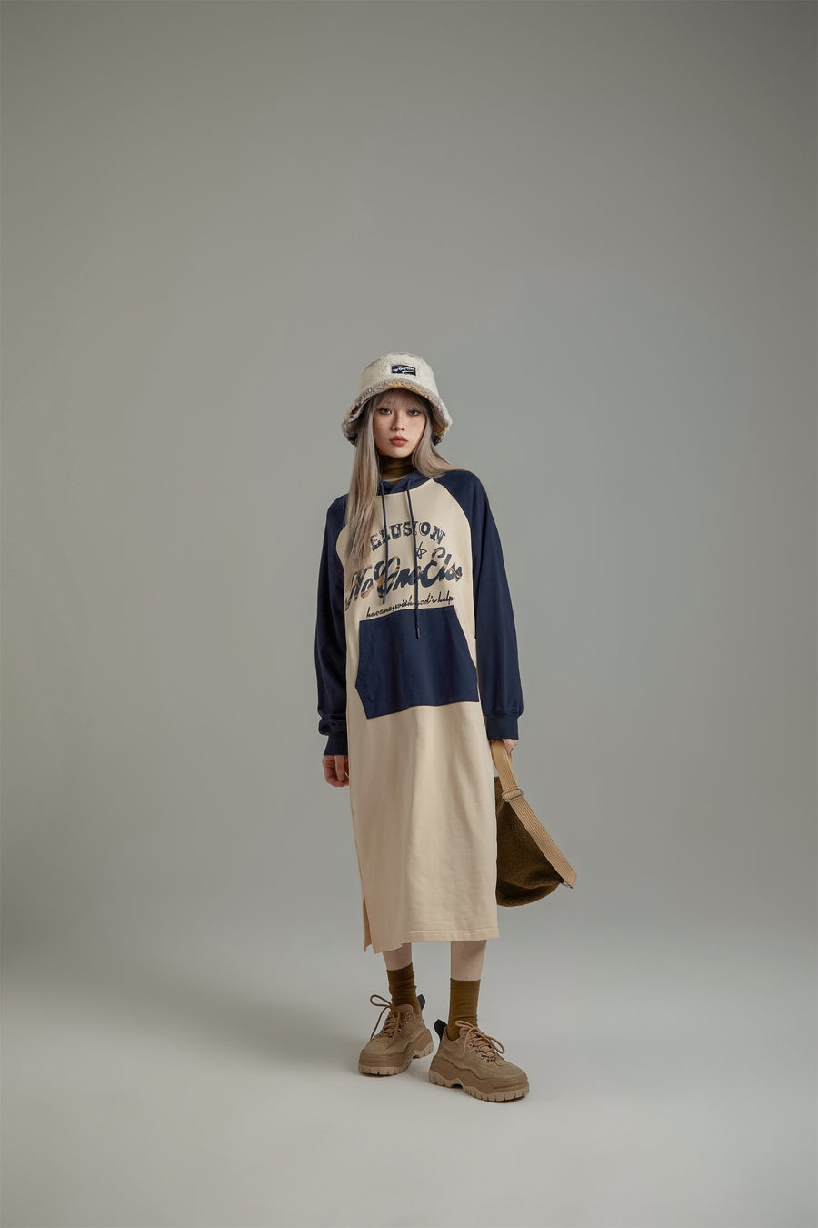 CHUU Raglan Loose Fit Hooded Dress