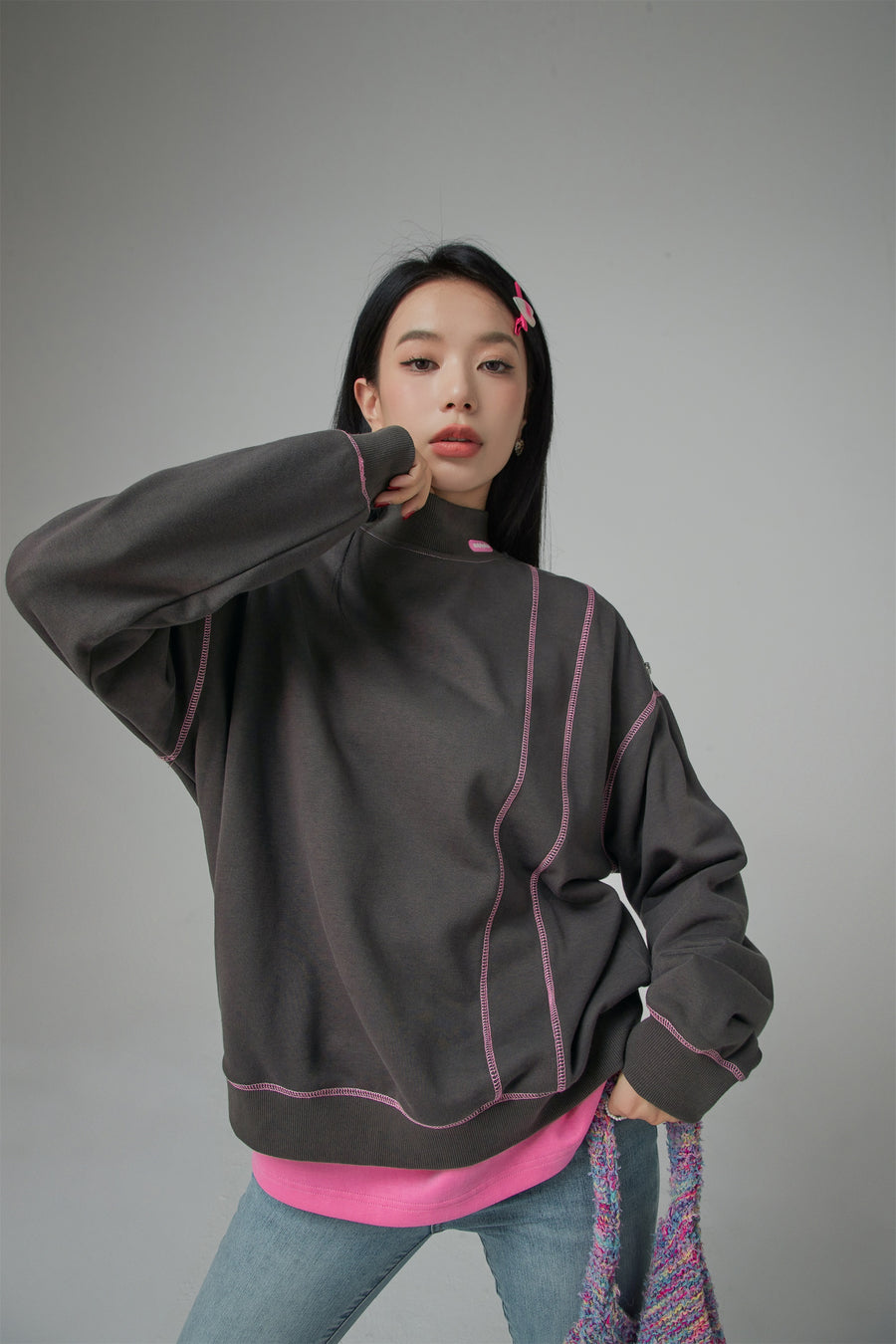 CHUU Babe Half Turtleneck Loose Fit Sweatshirt