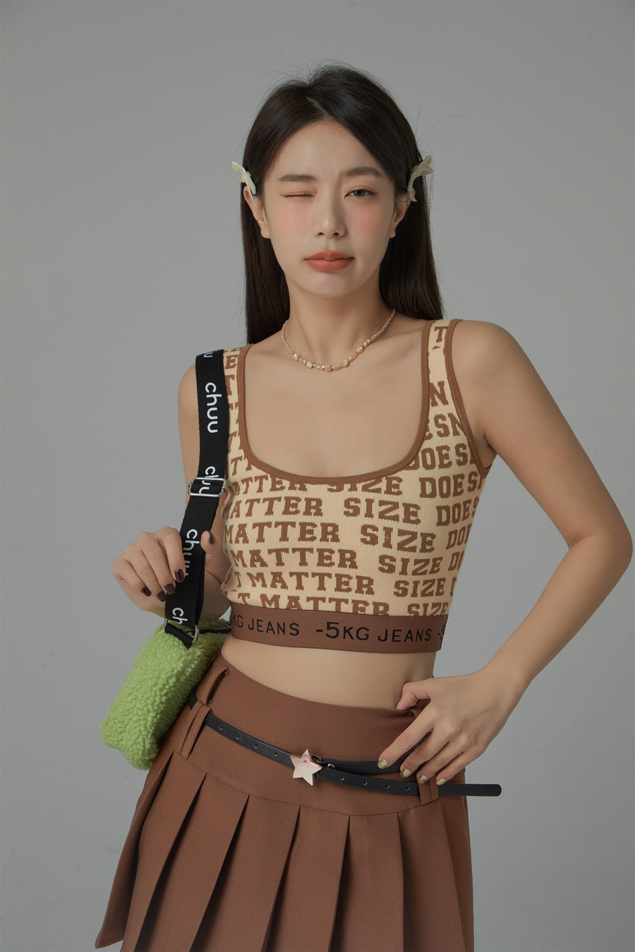 CHUU Size Doesnt Matter Lettering Cropped Sleeveless Top