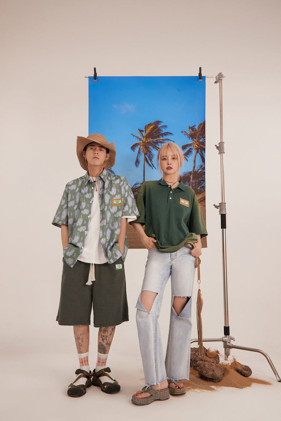 CHUU Simple Logo Bermuda Shorts