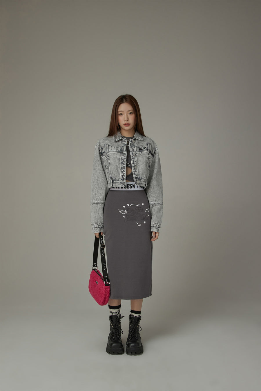 CHUU Back Cut Out Cropped Denim Jacket