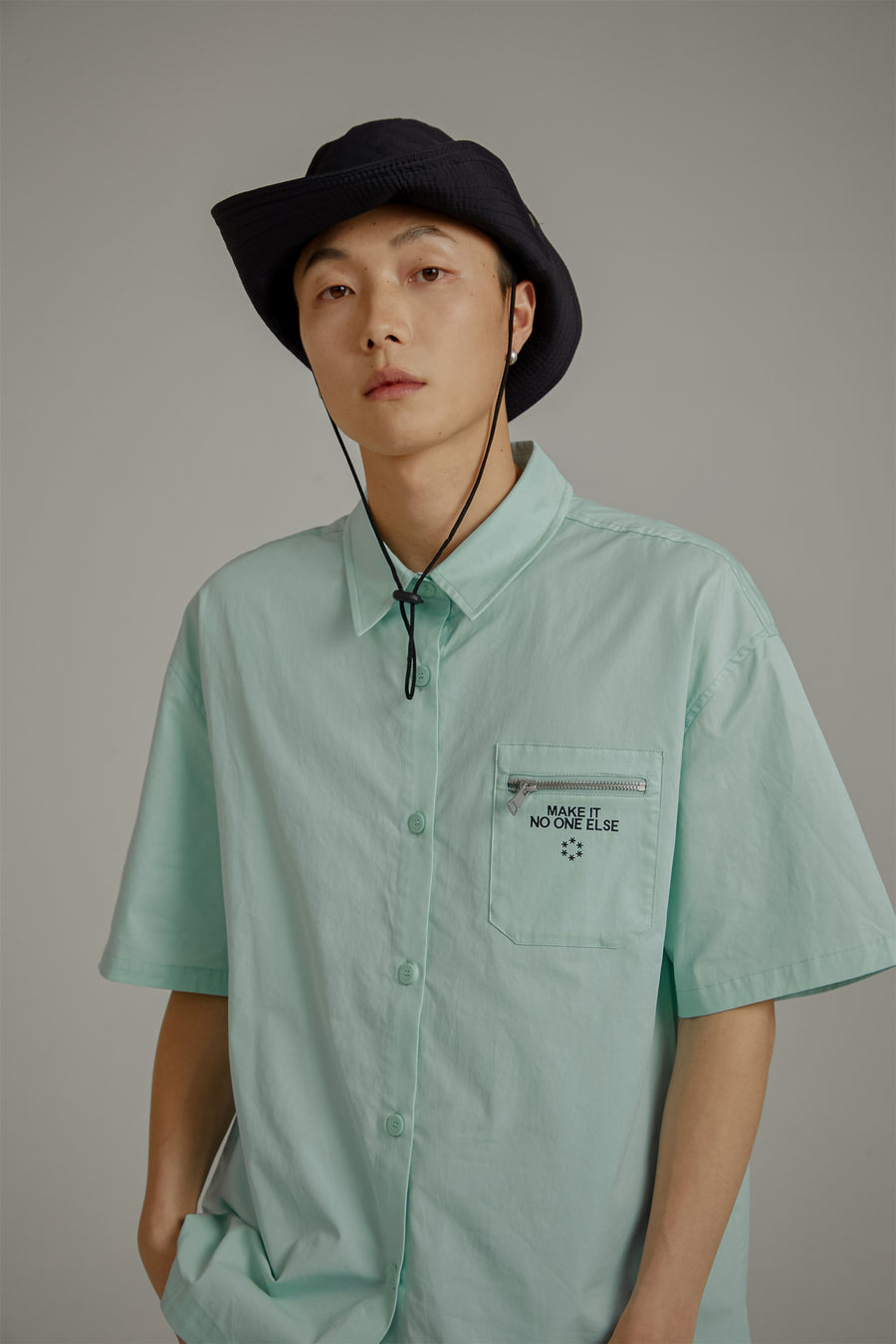 CHUU Star Circle Boxy Short-Sleeves Shirt