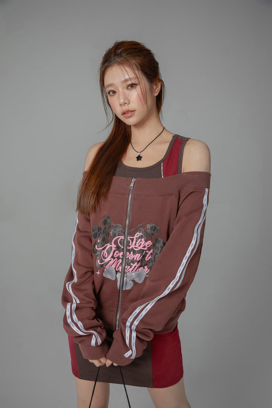 CHUU Off-Shoulder Sweatshirt Zip-Up