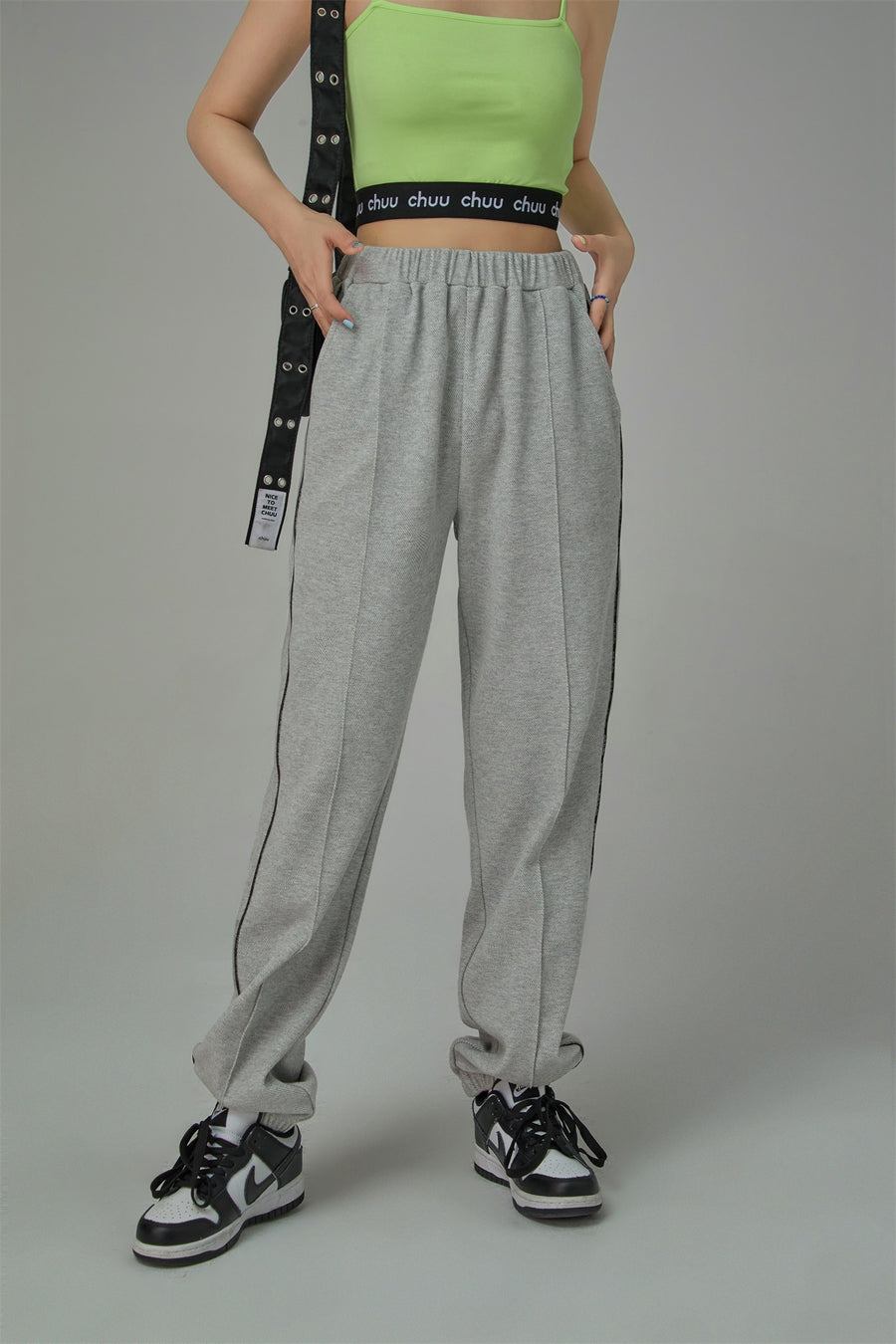 CHUU Simple Side Line Jogger Pants