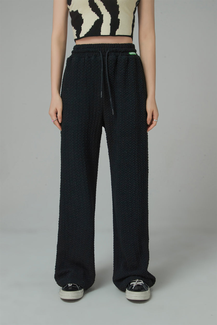 CHUU Embossed Fabric Wide Jogger Pants