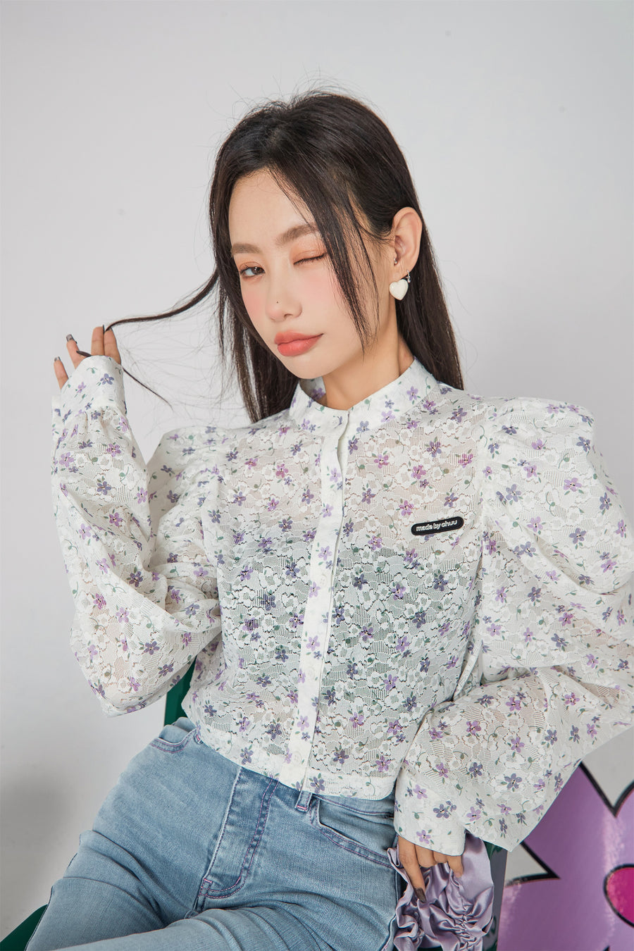 CHUU Flower Eyelet Puff Blouse