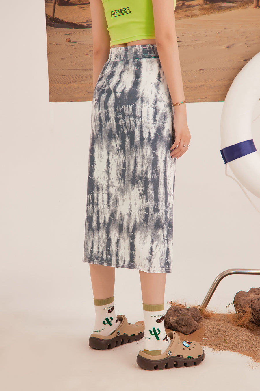 CHUU Tie-Dye Banding Slit Skirt