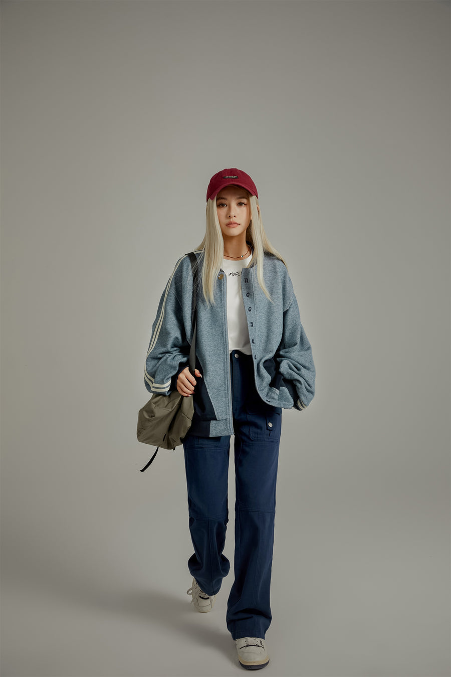 CHUU Noe Vertical Logo Color Matching Loose Fit Jacket