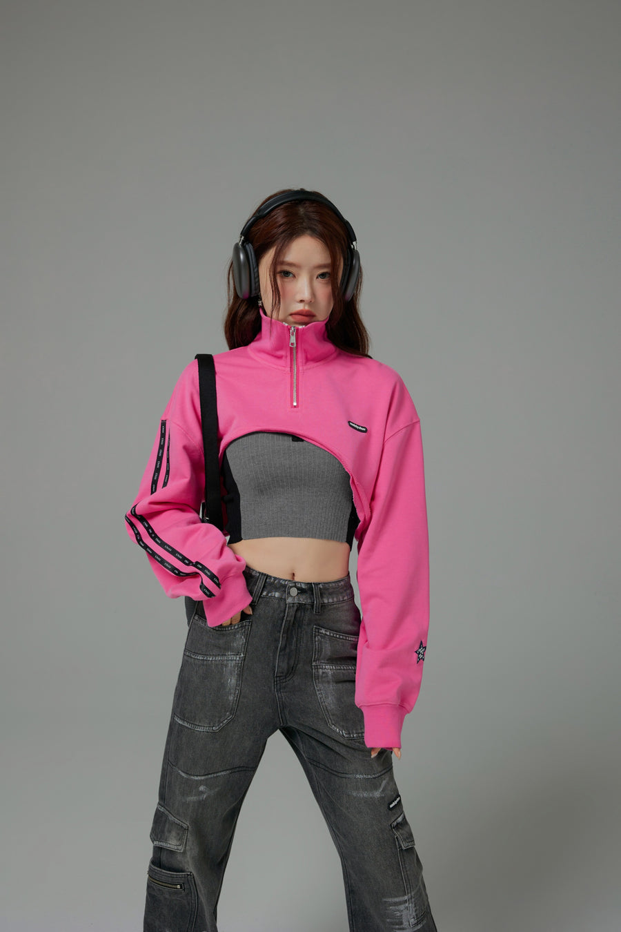 CHUU Playing It Cool Maxi Crop Half Zip-Up Sweatshirt