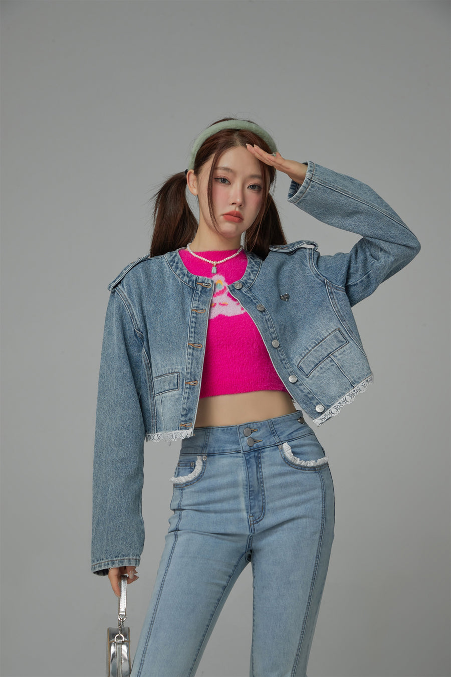 CHUU Lace Detail Cropped Denim Jacket