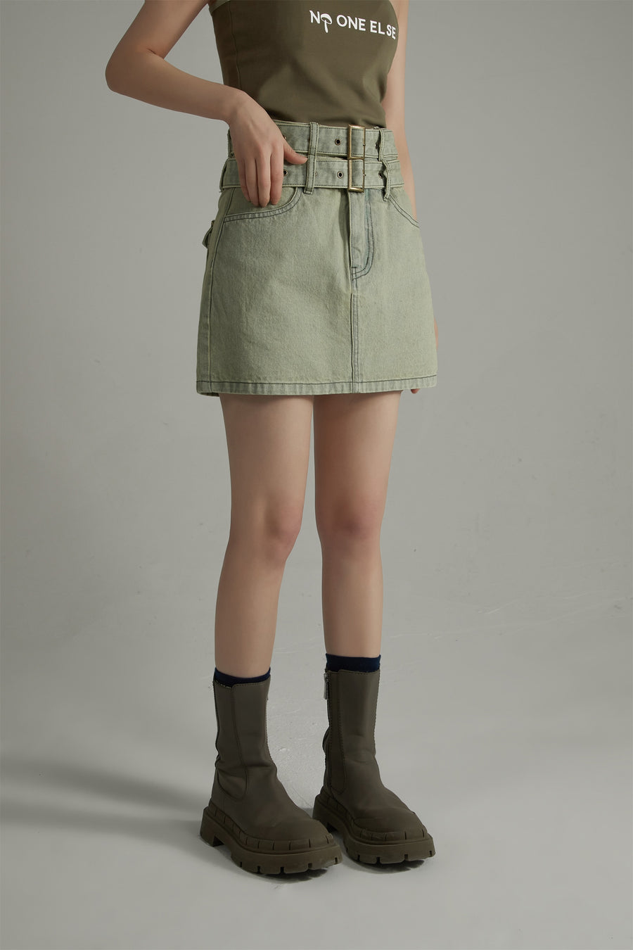 CHUU Double Belted Mini Denim Skirt