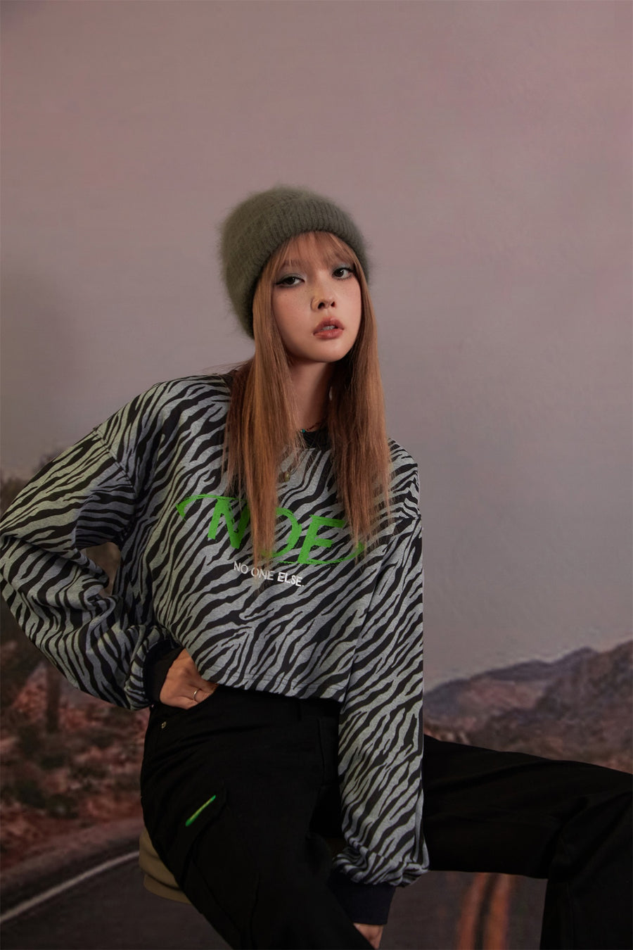 CHUU Zebra Print Crop Top