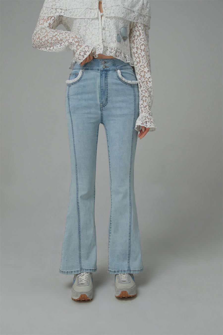 CHUU Lace Pockets Bootcut Jeans