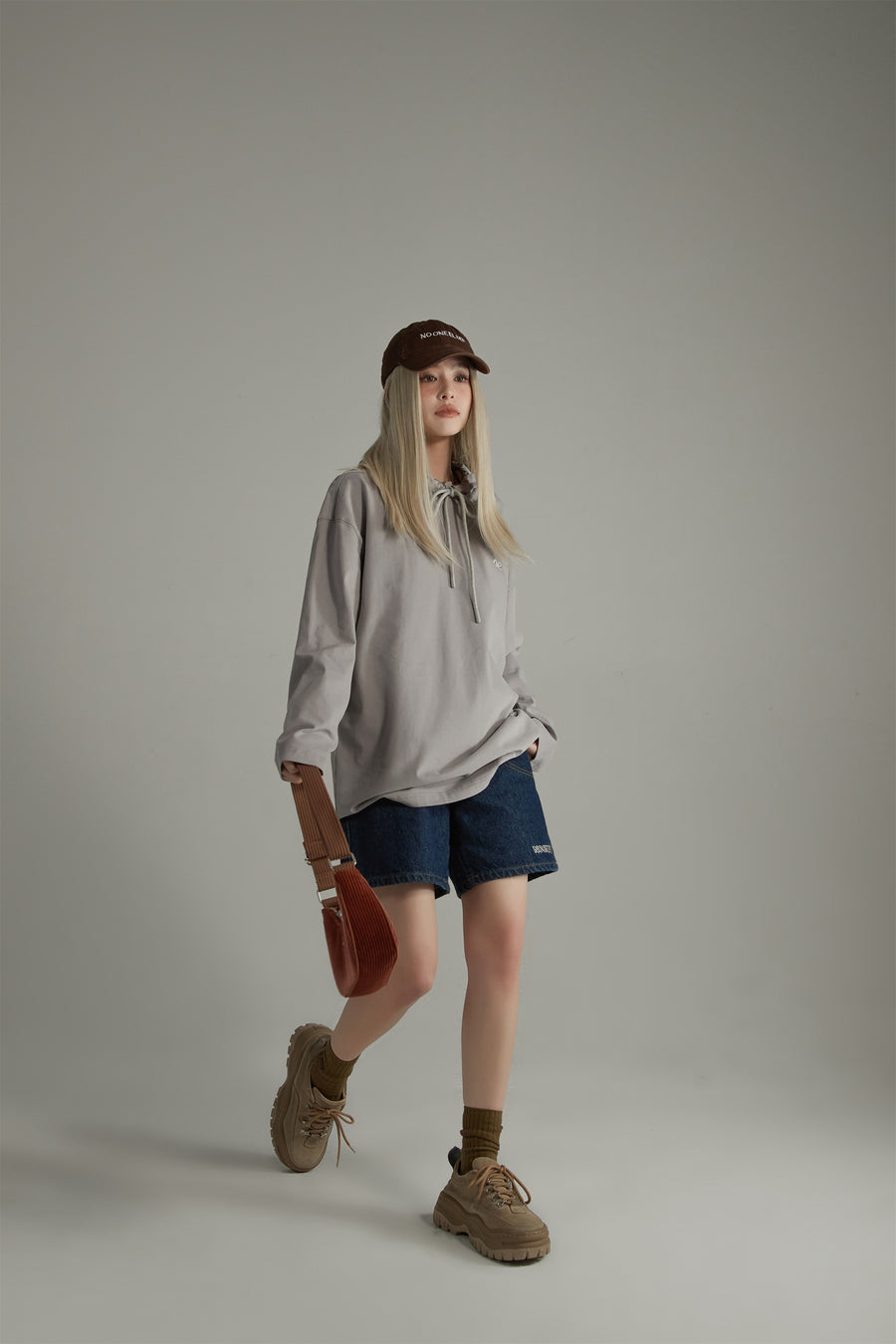 CHUU Basic Loose Fit Neck String Hoodie