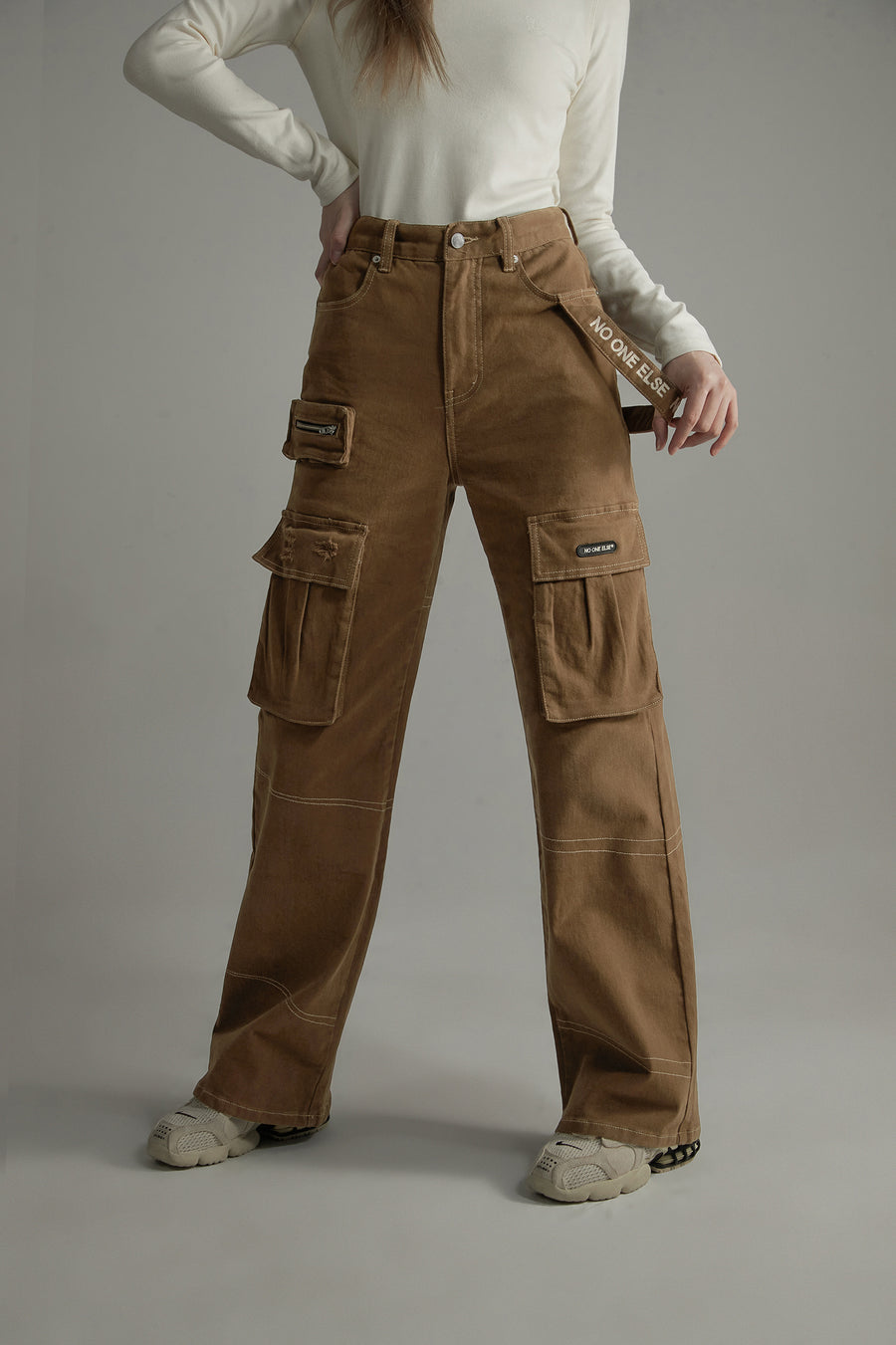 CHUU High-Waisted Cargo Straight Pants