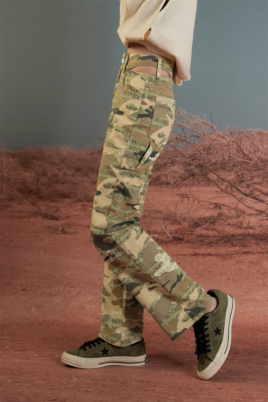 CHUU Camouflage High Waist Straight Pants