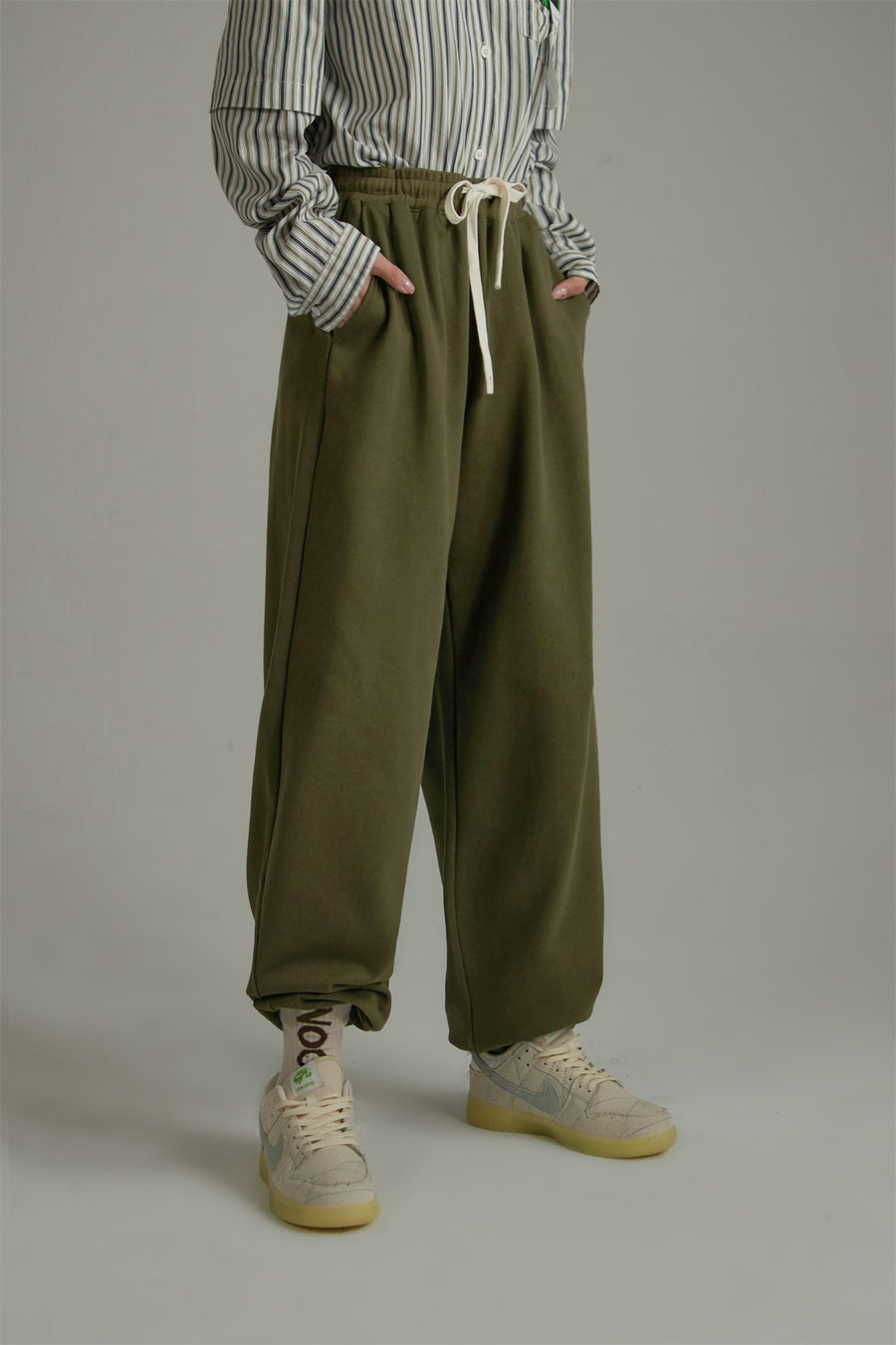 CHUU Casual Loose Fit Jogger Pants