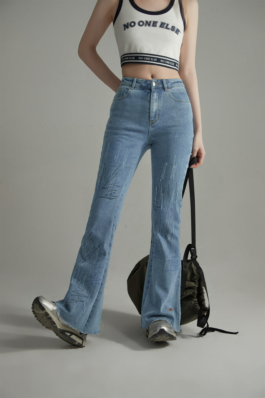 CHUU Slim Bootcut Denim Jeans