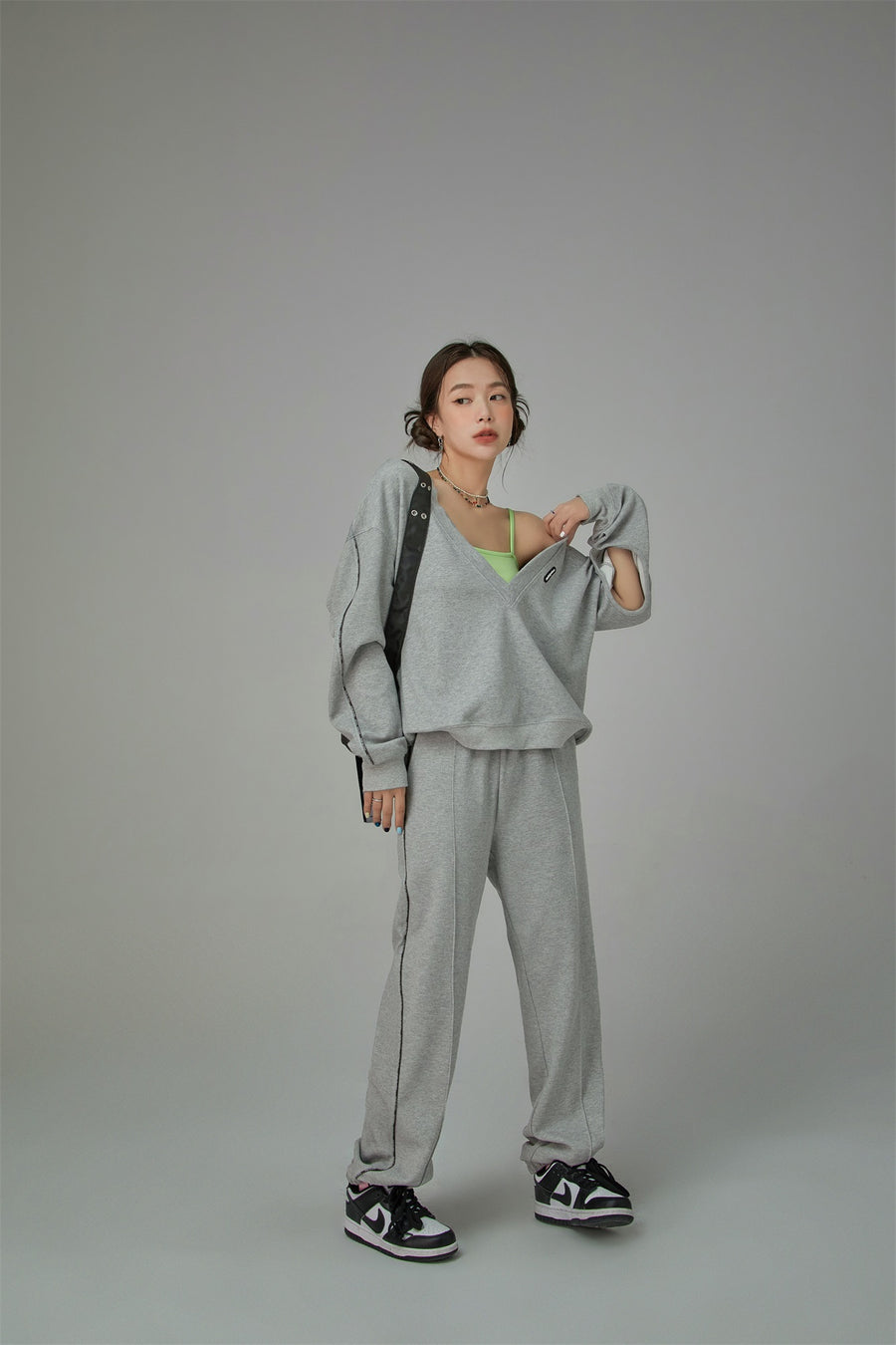 CHUU Simple Side Line Jogger Pants