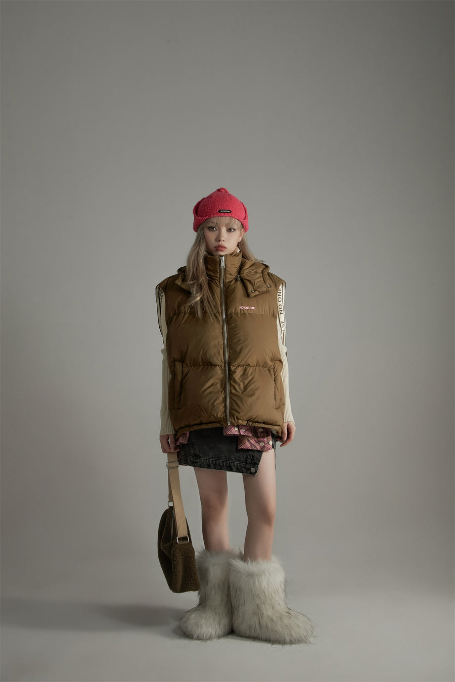 CHUU Oversize Duck Down Padded Vest