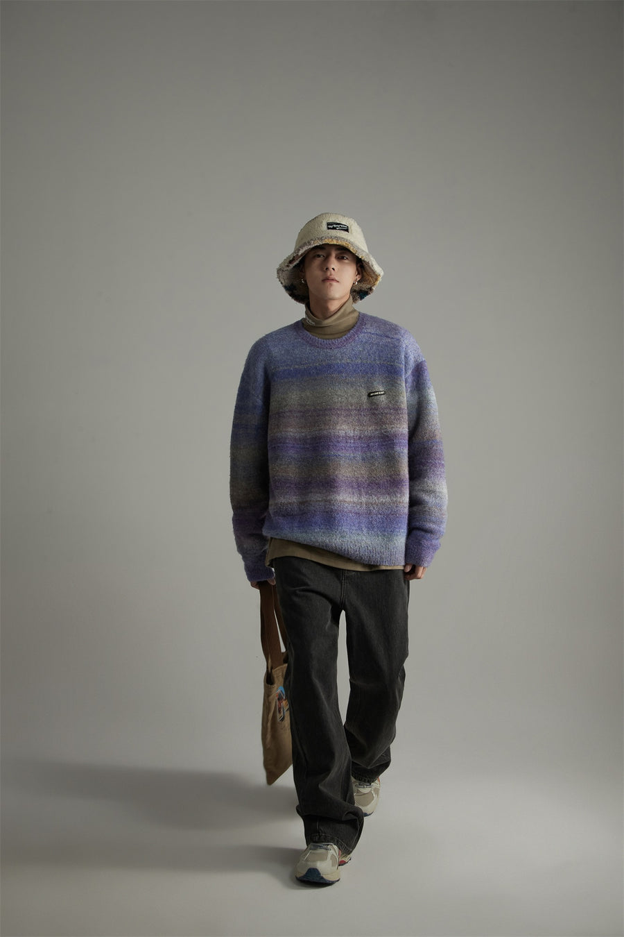 CHUU Gradient Stripe Knit Sweater