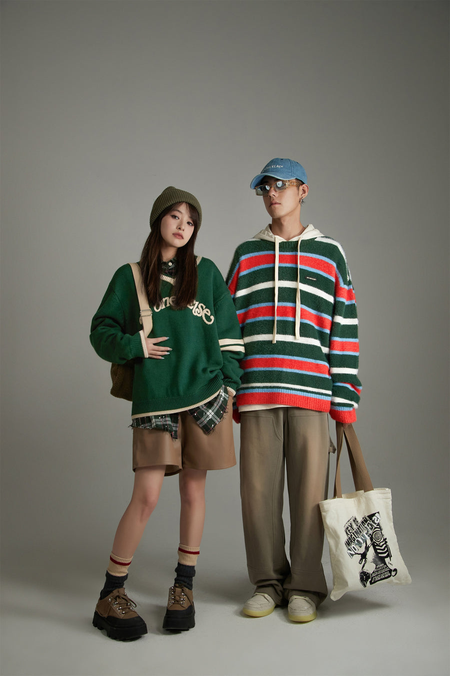 CHUU Noe Logo V-Neck Varsity Knit Sweater