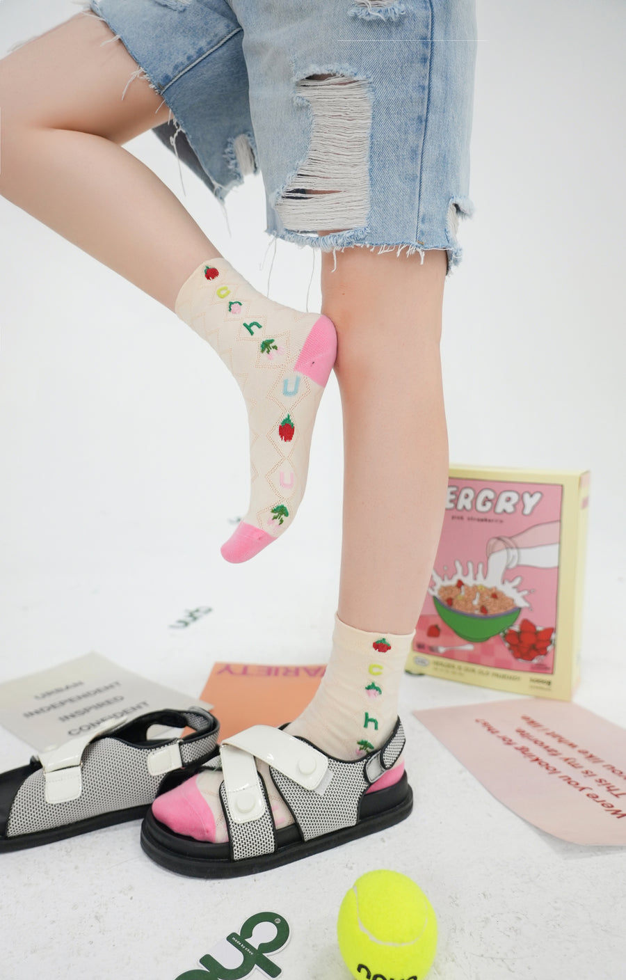 CHUU Lovely Fruit And Frog Ankle Socks