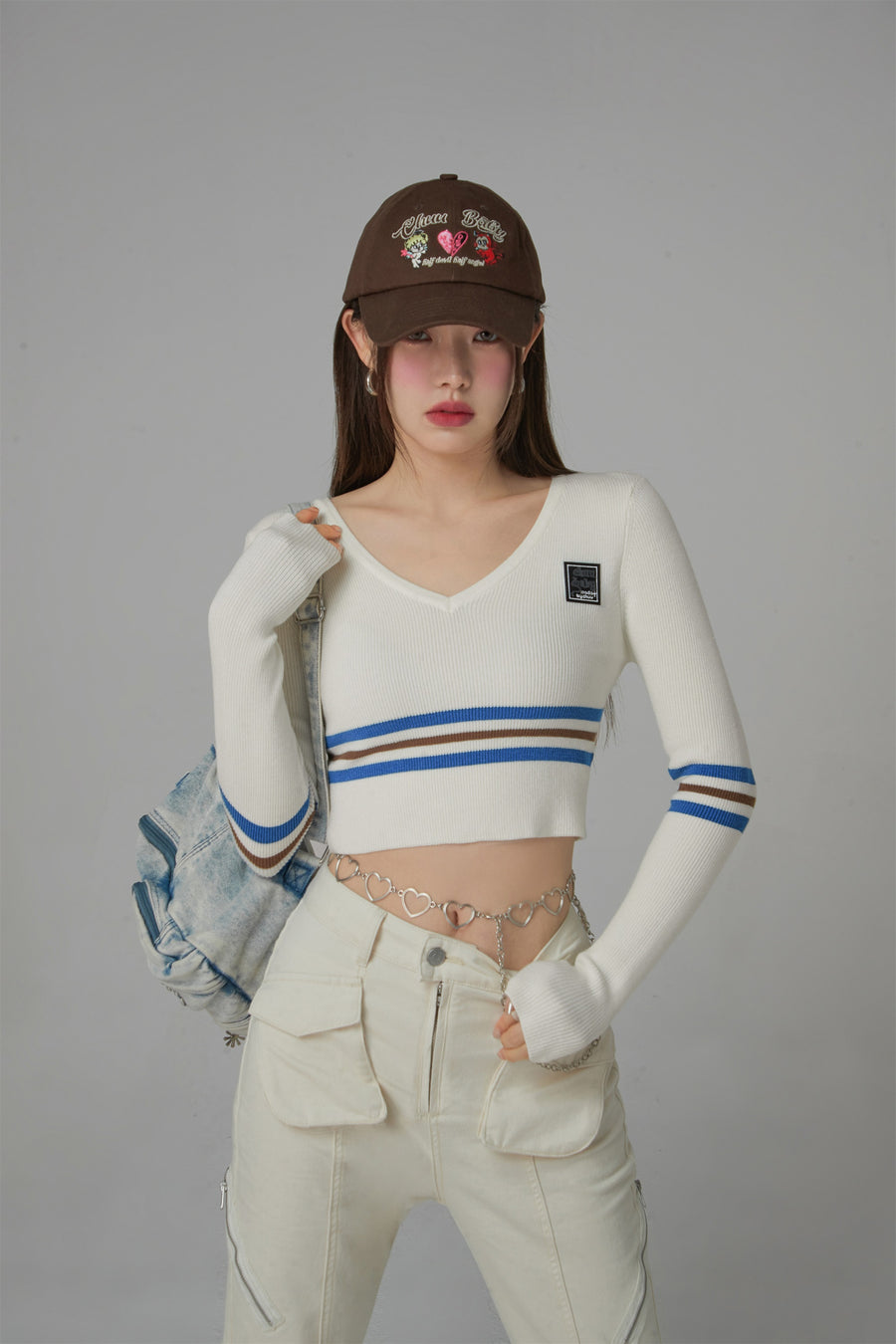 CHUU Unlock Stripes V-Neck Cropped Knit Sweater