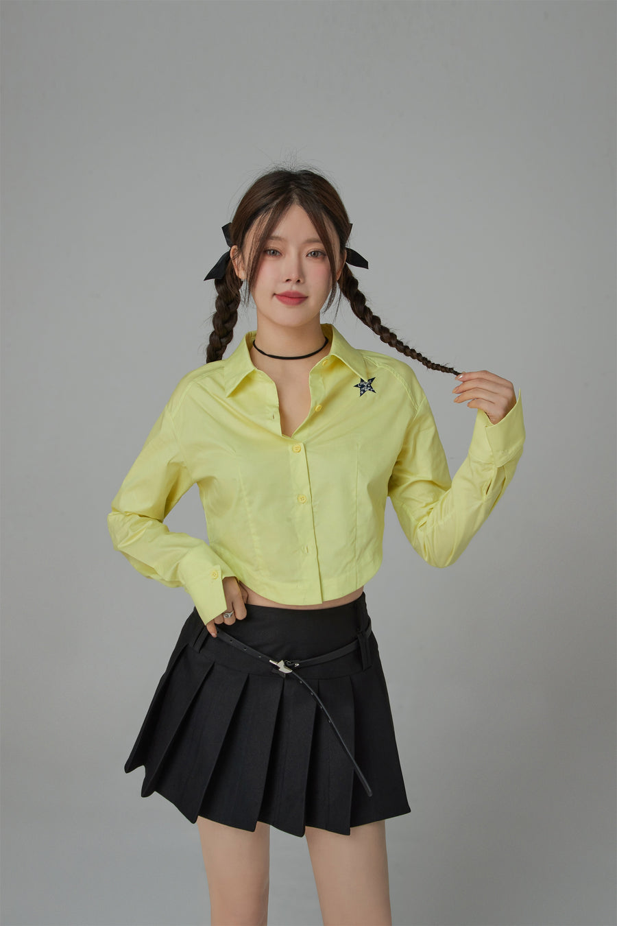 CHUU Drivers License Colored Cropped Shirt