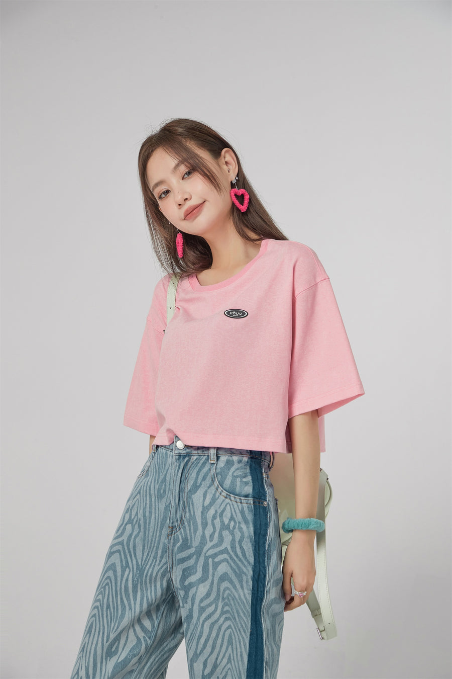 CHUU Chuu Logo Overfit Crop T-Shirt