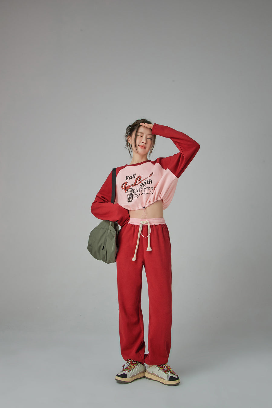 CHUU Feels Like Christmas Jogger Pants