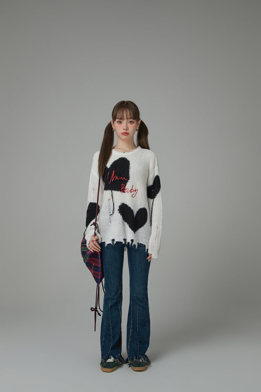 CHUU Distressed Heart Loose Fit Sweater