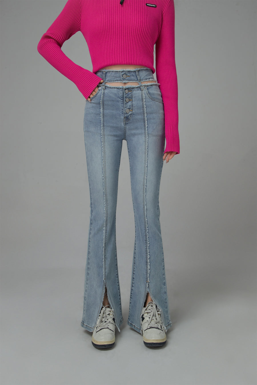 CHUU Front Slit Cutout High-Waist Washed Jeans